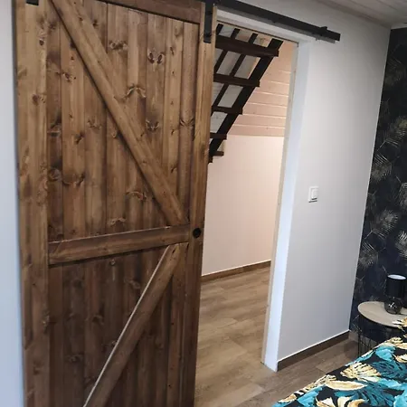 Pod Derkaczem Радкув